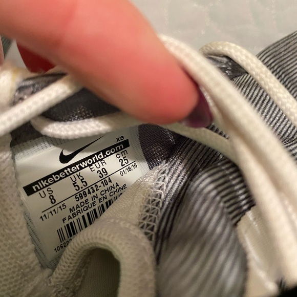 Grey and White Roshe Runs - Picture 6 of 8